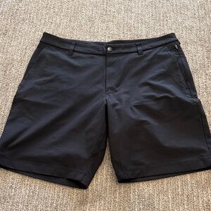 lululemon athletica Men's Dark Hybrid Shorts